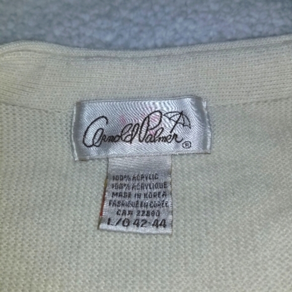 Sold Vintage Arnold Palmer Knitted Beige Cardigan w/ Umbrella Embroidery - Picture 4 of 4